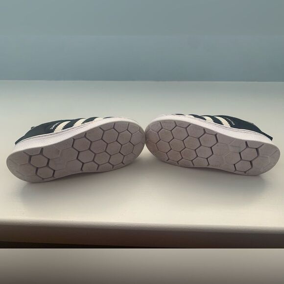 Adidas Kids Superstars shell toe  Sneakers - Picture 6 of 7